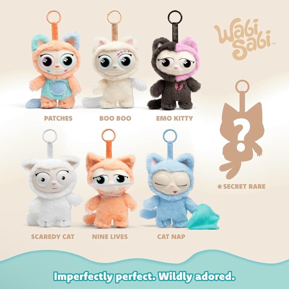Kitty Klub Plush Keychain - Tan surprise box - Picture 3 of 5